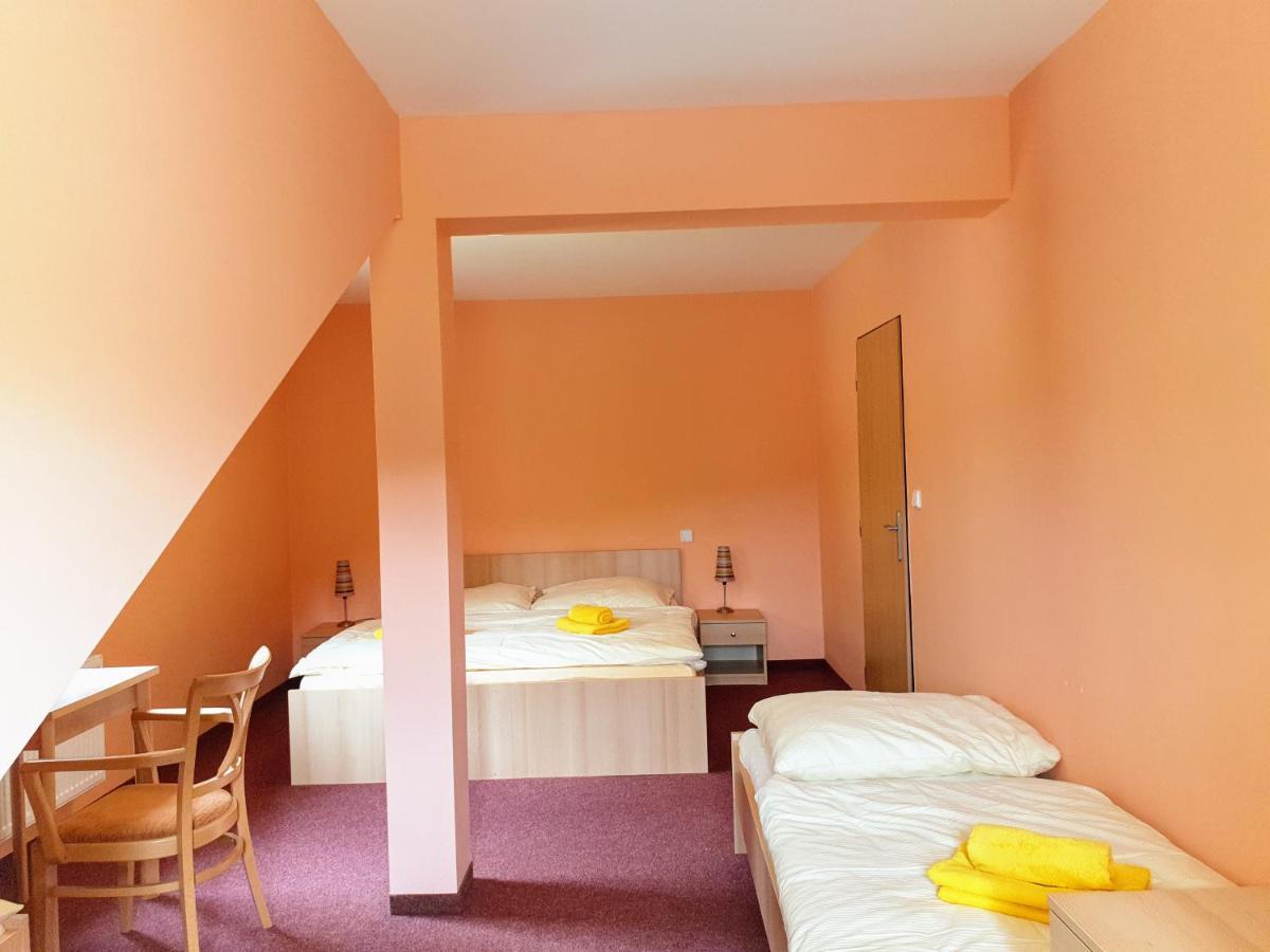 Penzion Lumis Nová Role Extérieur photo
