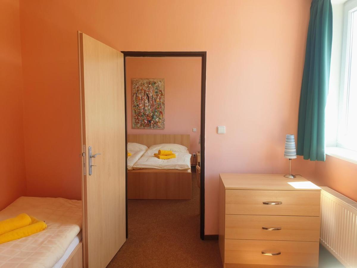 Penzion Lumis Nová Role Extérieur photo