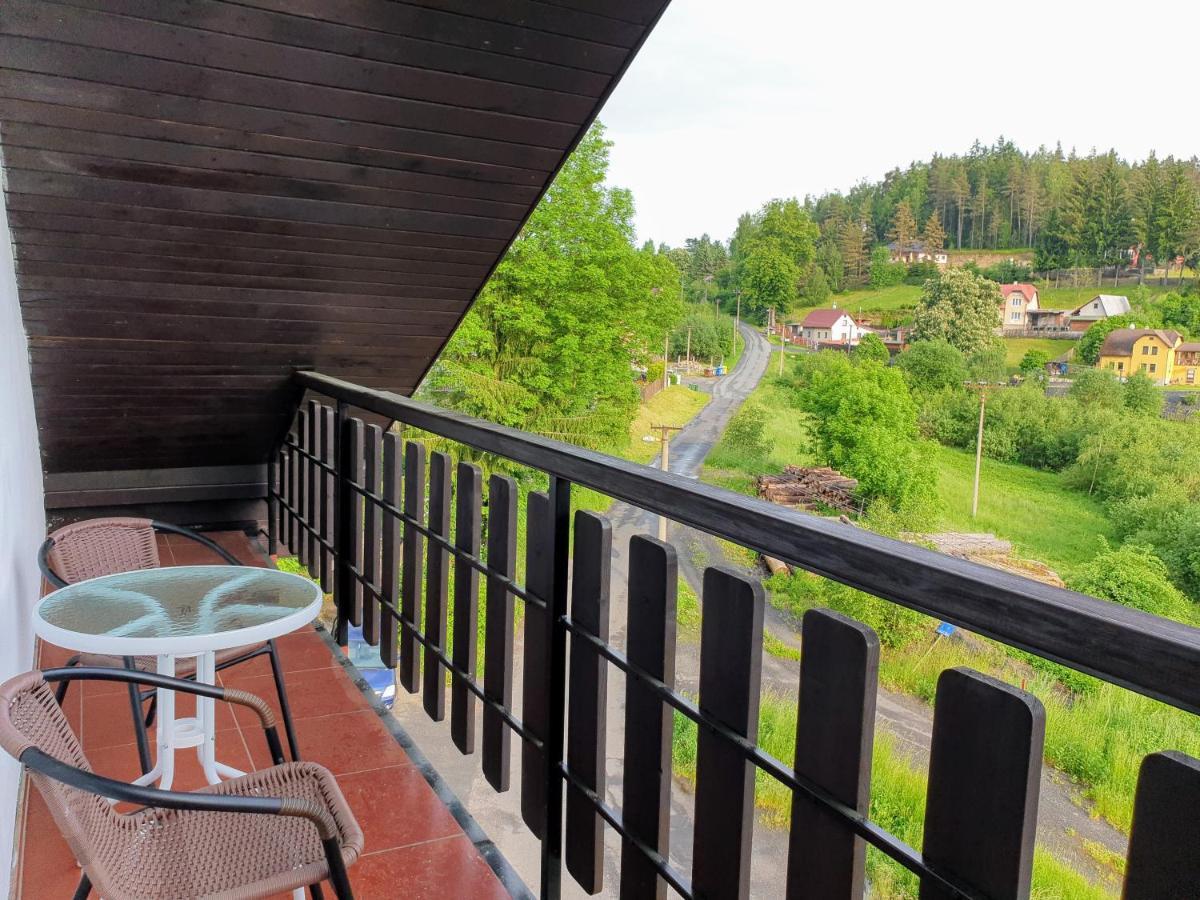 Penzion Lumis Nová Role Extérieur photo