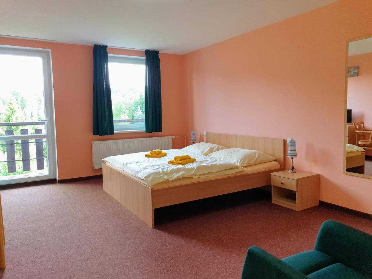 Penzion Lumis Nová Role Extérieur photo