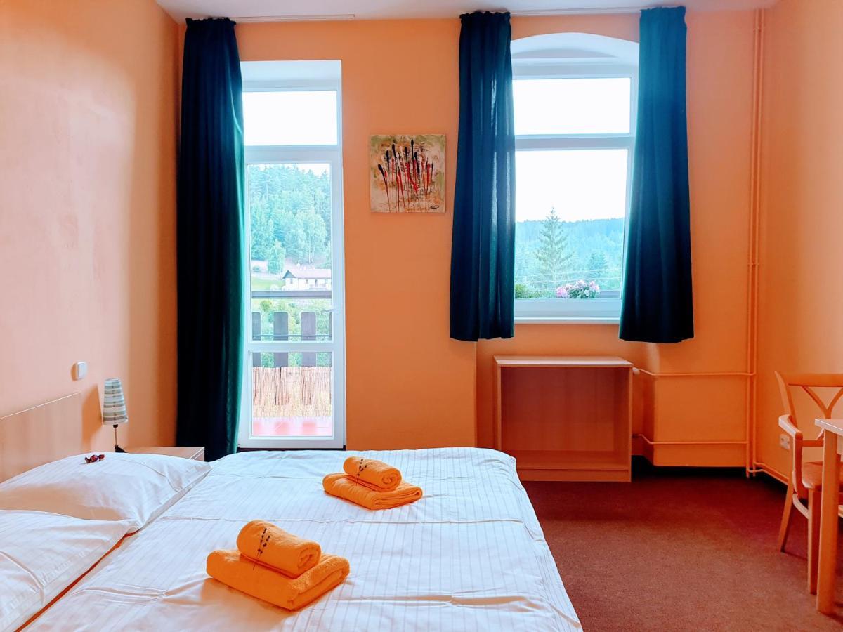 Penzion Lumis Nová Role Extérieur photo