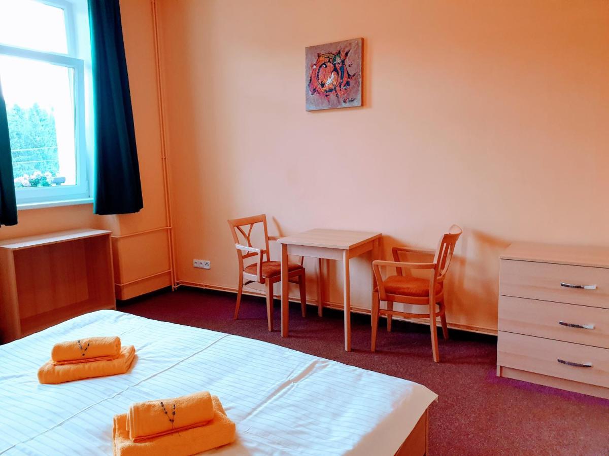 Penzion Lumis Nová Role Extérieur photo