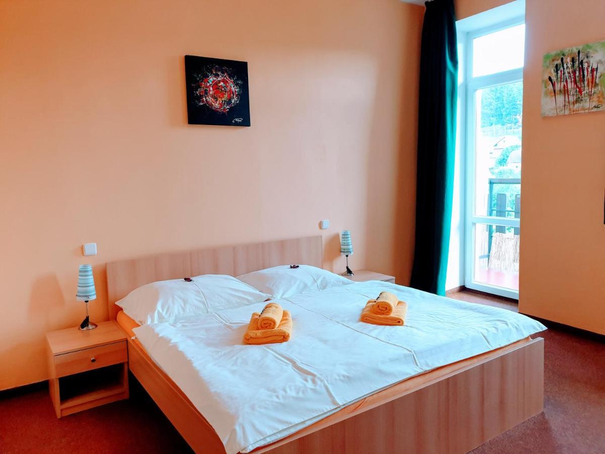 Penzion Lumis Nová Role Extérieur photo